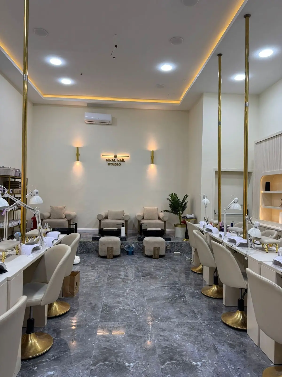 Nihal Nail Studio – Pedikür koltukları